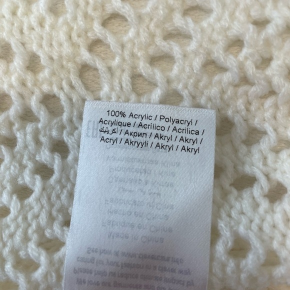 𝅺B. Young Knitted Vest - Size Medium - Picture 5 of 7